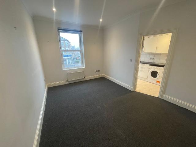 High Road, London N12, 1 bed flat to rent, £1,450 pcm | PrimeLocation