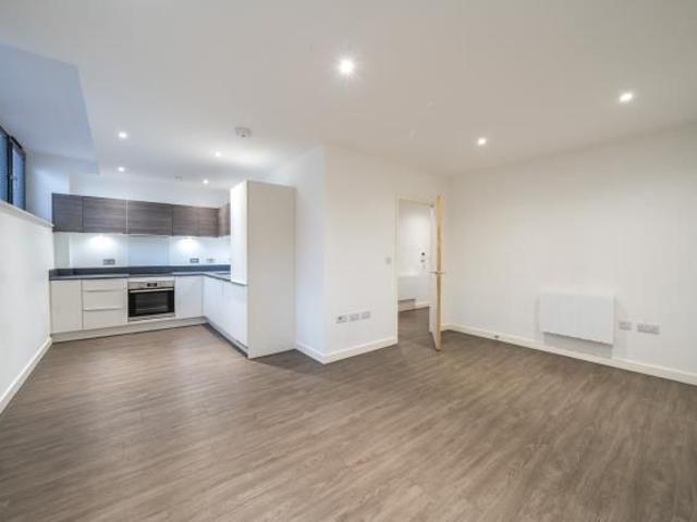 High Road, London N20, 1 bed flat to rent, £1,675 pcm | PrimeLocation