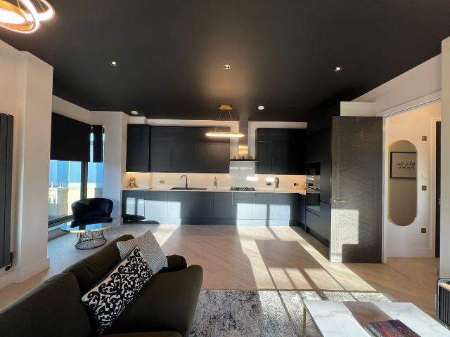High Road, London N20, 2 bed flat to rent, £6,800 pcm | PrimeLocation