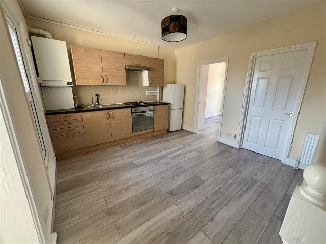 High Road, London N20, 2 bed property to rent, £1,550 pcm | PrimeLocation
