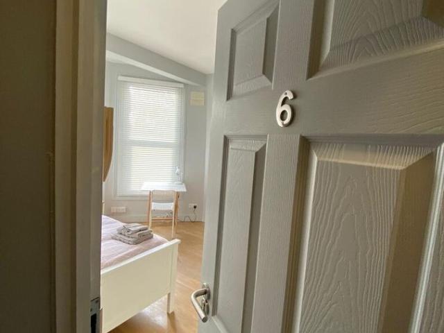 High Road, London N22, Terraced house to rent, £1,200 pcm | PrimeLocation
