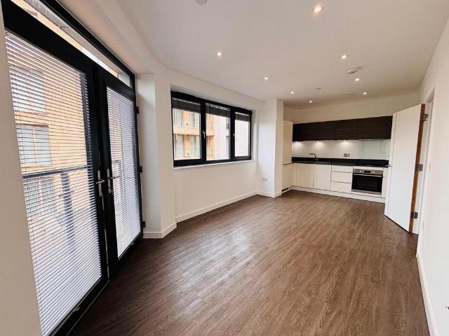 High Road, LONDON 1 bed apartment to rent £1,695 pcm £391 pw