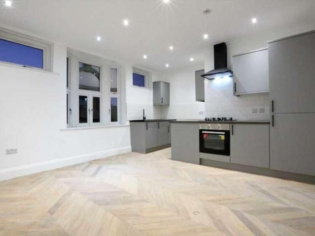 High Road, Leyton, E10