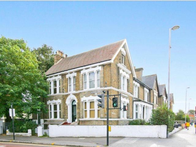 High Road Leyton, Leyton, London, E10 2 bed flat to rent £1,900 pcm £438 pw
