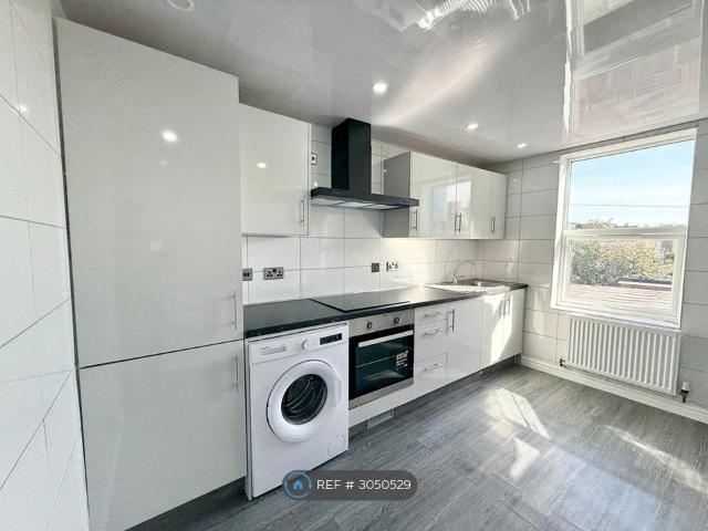 High Road Leyton, London E10, 5 bed flat to rent, £2,750 pcm | PrimeLocation