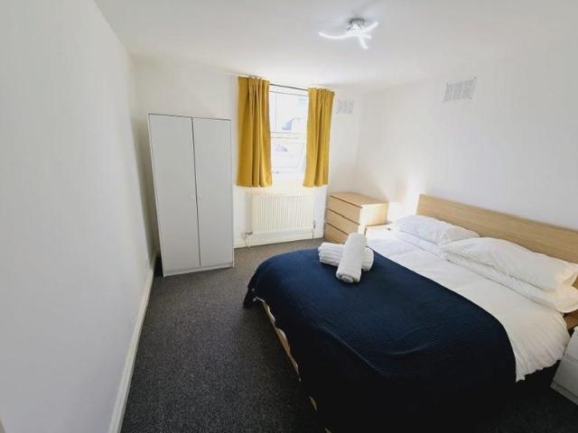 High Road Leyton, London E15, 2 bed flat to rent, £2,000 pcm | PrimeLocation