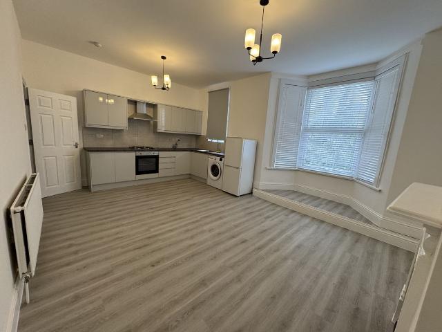 High Road Leytonstone, London E11, 2 bed semi detached house to rent, £2,200 pcm | PrimeLocation