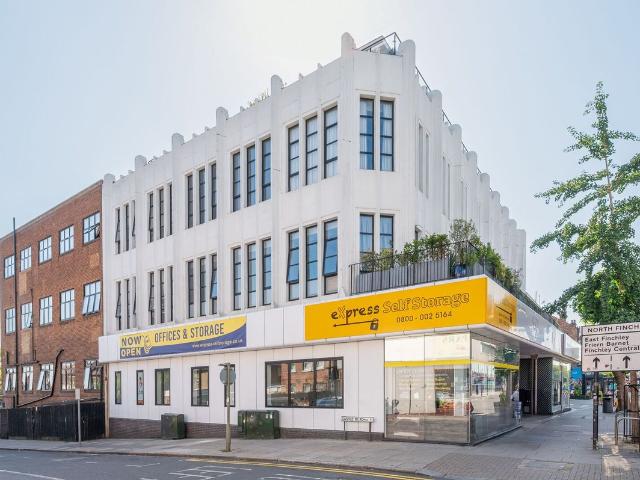 High Road, North Finchley, London N12, 4 bed flat to rent, £6,250 pcm | PrimeLocation