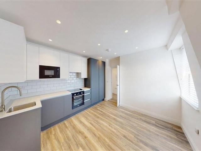 High Road, South Woodford, E18 1 bed apartment to rent £1,475 pcm £340 pw