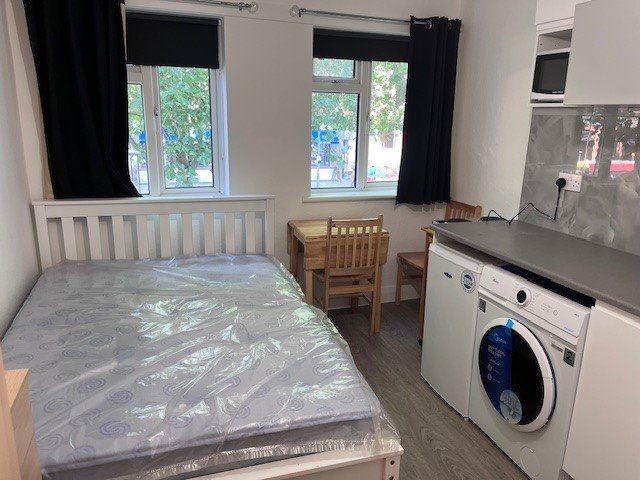 High Road, Whetstone N20, Studio to rent, £975 pcm | PrimeLocation