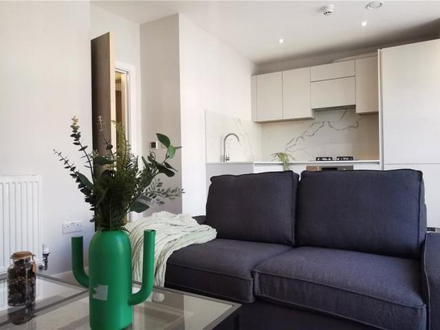 High Road, Willesden, NW10 1 bed apartment to rent £1,549 pcm £357 pw