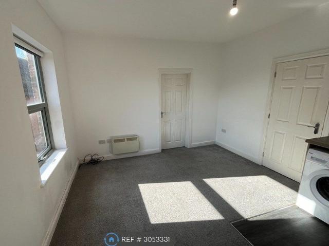 High St, Mansfield NG21, 1 bed flat to rent, £625 pcm | PrimeLocation