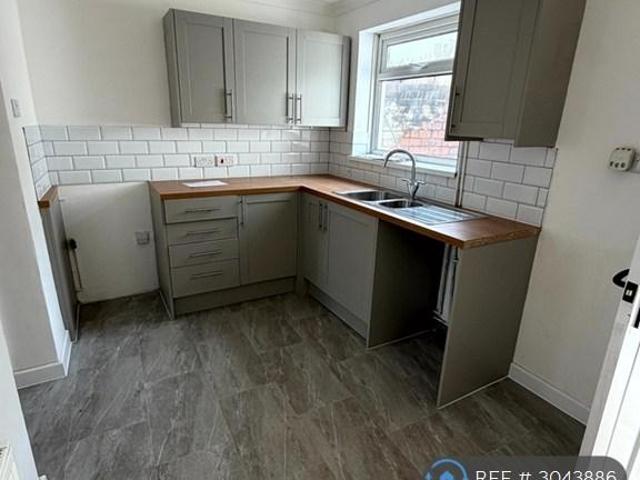 High St, Mountain Ash, CF45 3 bed terraced house to rent £850 pcm £196 pw