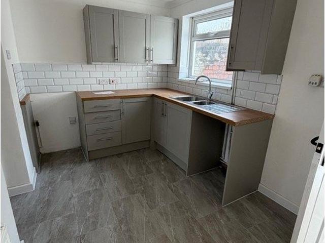 High St, Mountain Ash CF45, 3 bed terraced house to rent, £850 pcm | PrimeLocation