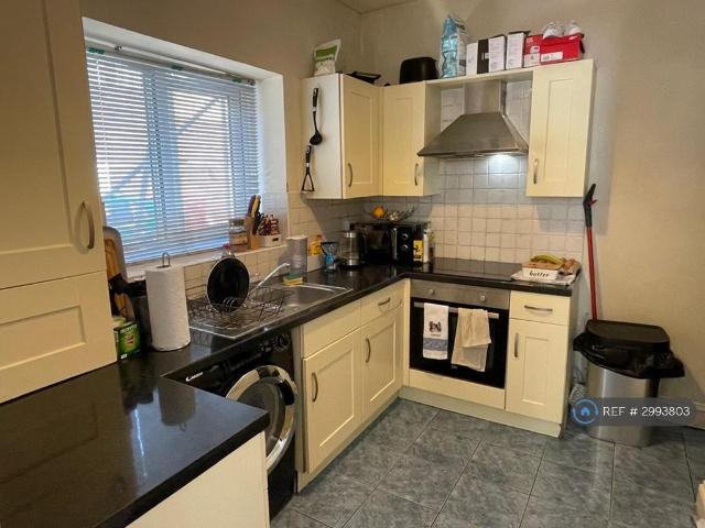 High St, Bognor Regis, PO21 Studio to rent £850 pcm £196 pw