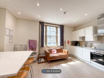 High St, Reading RG1, 2 bed flat to rent, £1,615 pcm | PrimeLocation