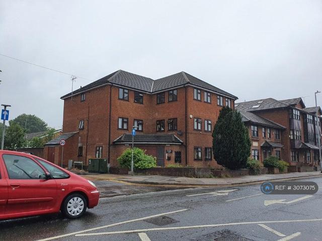 High St South, Dunstable, LU6 1 bed flat to rent £1,000 pcm £231 pw
