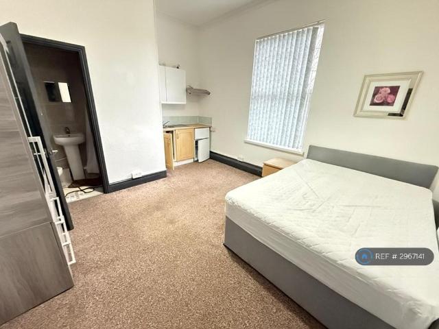 High St, West Bromwich, B70 Studio to rent £685 pcm £158 pw