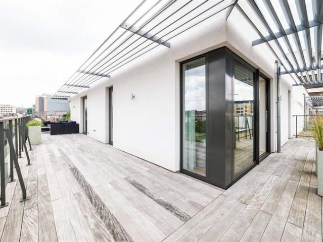 High standard furnished penthouse in the heart of the Europe