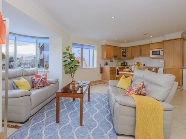 High Street | 2 bed apartment for rent #97358193 | Rentberry