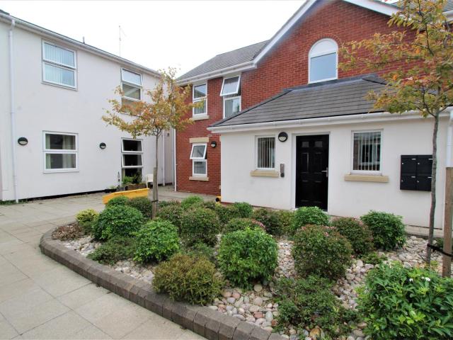 High Street 2 Bedroom Apartment