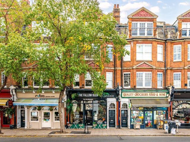 High Street, Teddington TW11, 3 bed flat to rent, £2,750 pcm | PrimeLocation