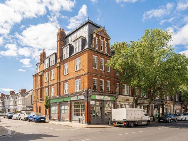 High Street, Teddington TW11, 3 bed flat to rent, £2,700 pcm | PrimeLocation