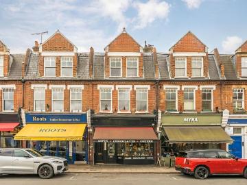 High Street, Teddington TW11 1 bed flat to rent £1,550 pcm £358 pw