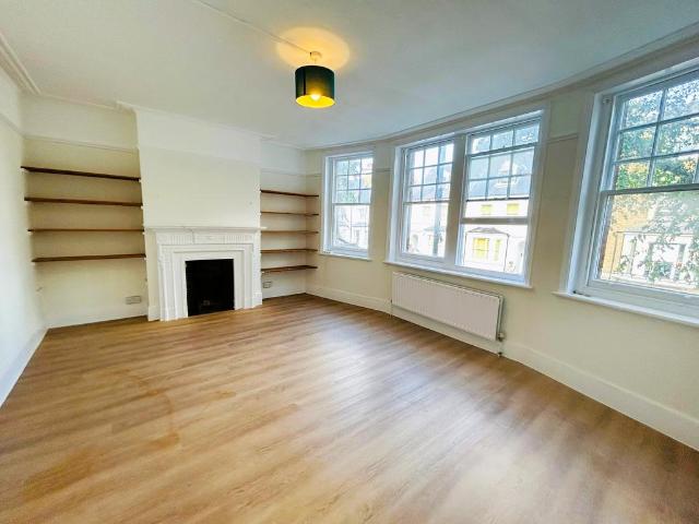 High Street, Teddington TW11 2 bed apartment to rent £2,125 pcm £490 pw