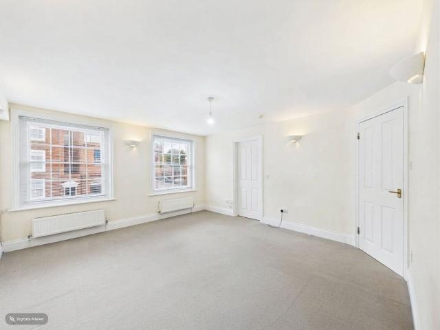 High Street, Tewkesbury GL20, 2 bed flat to rent, £875 pcm | PrimeLocation