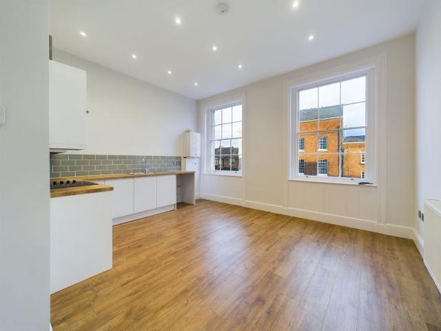 High Street, Tewkesbury, Gloucestershire GL20, 1 bed flat to rent, £850 pcm | PrimeLocation