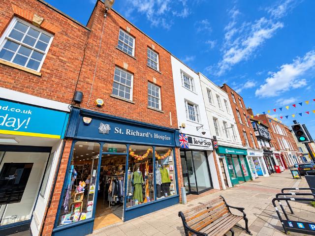 High Street, Tewkesbury 2 bed flat to rent £875 pcm £202 pw