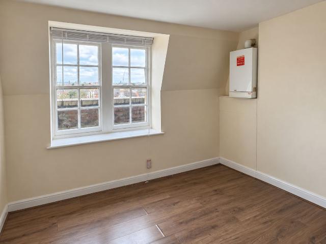 High Street, Thornton Heath CR7, 1 bed flat to rent, £1,150 pcm | PrimeLocation