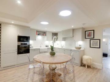 High Street, Thames Ditton, Surrey KT7, 2 bed terraced house to rent, £2,300 pcm | PrimeLocation