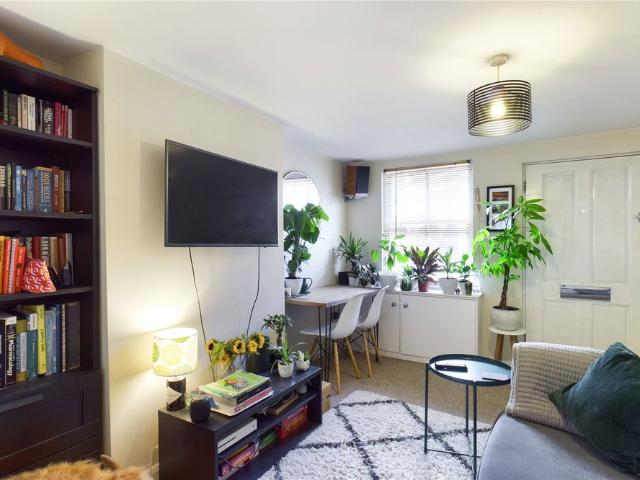 High Street, Theale, Reading, RG7
