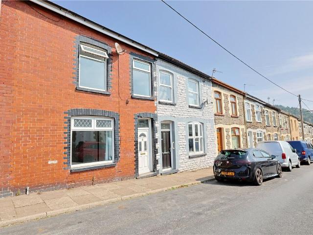 High Street, Tonypandy CF40, 3 bed flat to rent, £795 pcm | PrimeLocation