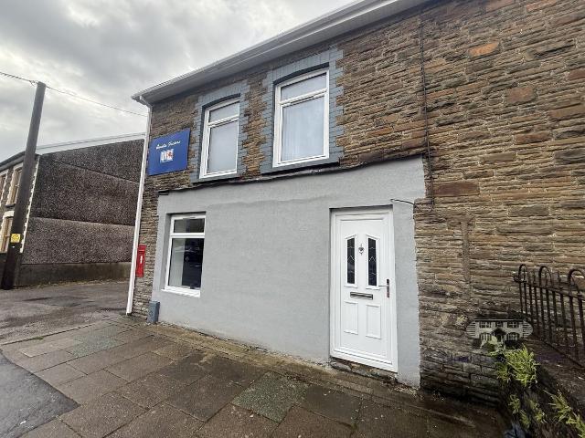 High Street, Tonyrefail, Porth, Rhondda Cynon Taff CF39, 2 bed flat to rent, £725 pcm | PrimeLocation