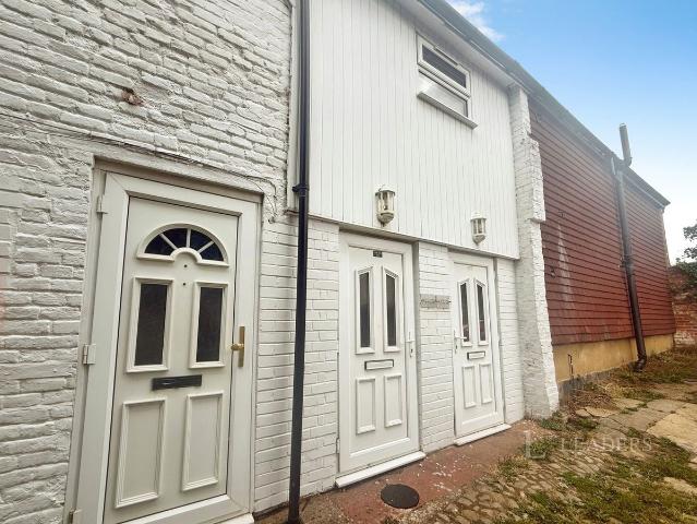 High Street, Tonbridge, Kent TN9, 1 bed flat to rent, £1,000 pcm | PrimeLocation