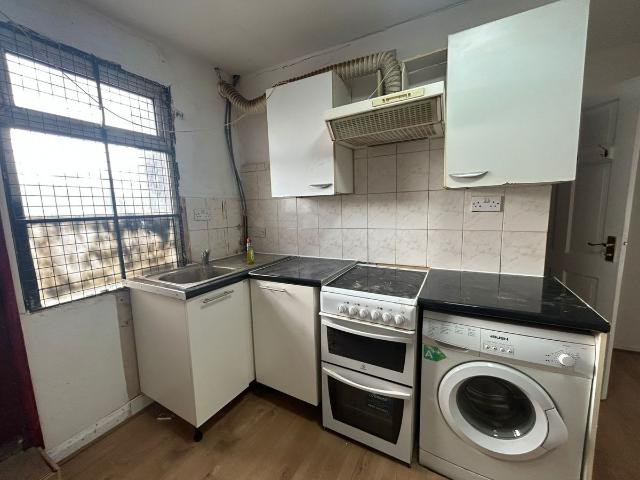 High Street UB1, 1 bed flat to rent, £1,300 pcm | PrimeLocation