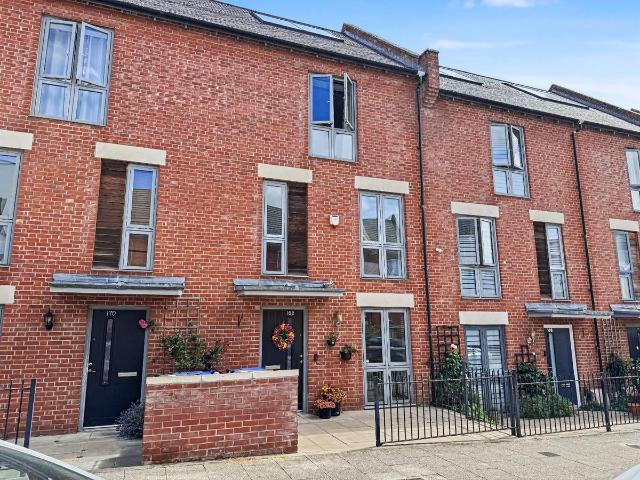 High Street, Upton, Northampton NN5, 4 bed terraced house to rent, £1,500 pcm | PrimeLocation