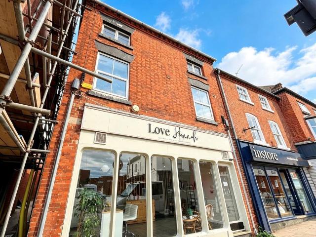 High Street, Uttoxeter 1 bed flat to rent £725 pcm £167 pw