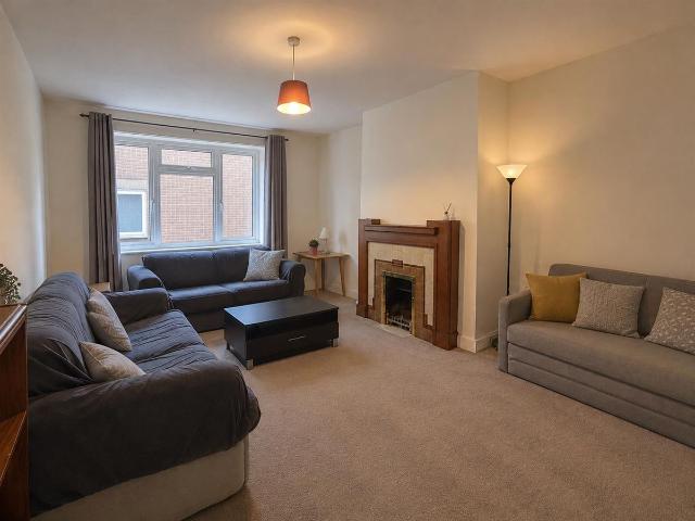 High Street, Uxbridge UB8, 3 bed flat to rent, £1,850 pcm | PrimeLocation