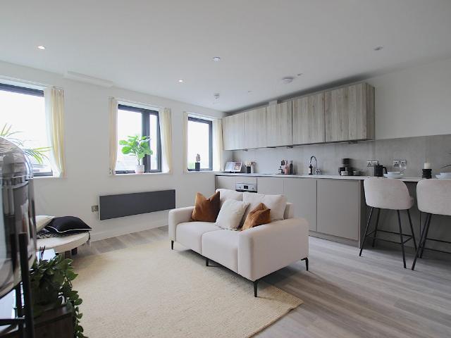 High Street, Waltham Cross EN8, Studio to rent, £1,495 pcm | PrimeLocation