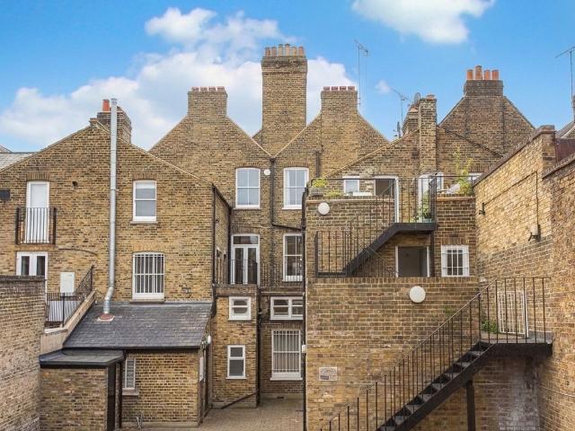 High Street, Walton On Thames KT12, 2 bed flat to rent, £1,550 pcm | PrimeLocation