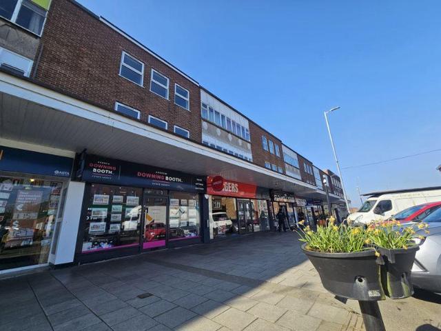High Street, Walsall WS9 2 bed flat to rent £825 pcm £190 pw