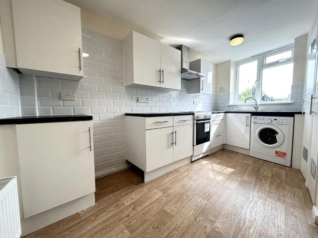 High Street, Ware SG12, 3 bed maisonette to rent, £1,400 pcm | PrimeLocation