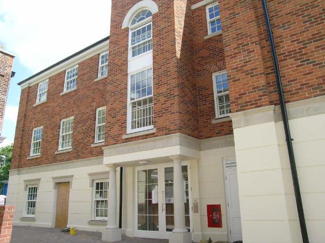 High Street, Ware SG12 1 bed apartment to rent £1,195 pcm £276 pw
