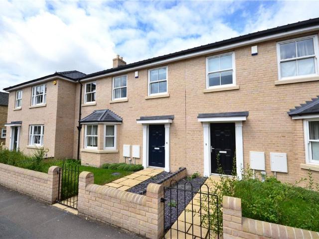 High Street, Waterbeach, Cambridge, CB25 4 bed terraced house to rent £1,750 pcm £404 pw