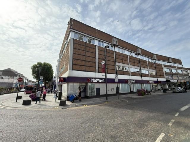 High Street, Watford, WD17 1 bed flat to rent £1,350 pcm £312 pw