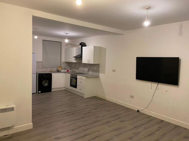 High Street, Wealdstone HA3, 1 bed flat to rent, £1,595 pcm | PrimeLocation